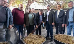 İzmir'de gönüller bir oldu, lokmalar paylaşıldı