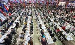 İzmir Büyükşehir Belediyesi'nin ramazan ayı boyunca ilçelerde düzenlediği iftar programı, Torbalı'da devam etti.
