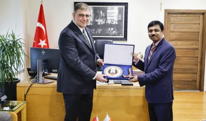 İzmir ile Hindistan arasındaki kültürel ilişkiler güçleniyor