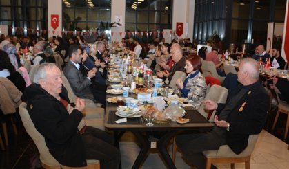 Bornova’da vefa gecesi: Şehit ve gazi aileleri aynı sofrada