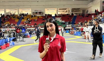 Kemalpaşalı Zehra Gürbüz Türkiye Şampiyonu Oldu!