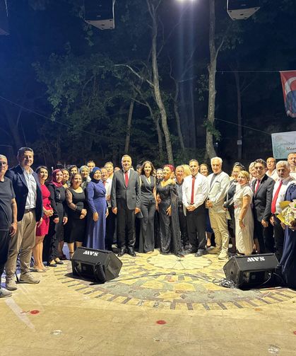 Kemalpaşa Maarif Korosu Konser Verdi