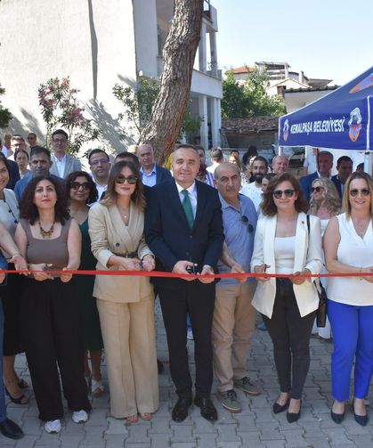 Nazarköy’de Boncuk ve Cam Sanatları Merkezi Törenle Açıldı