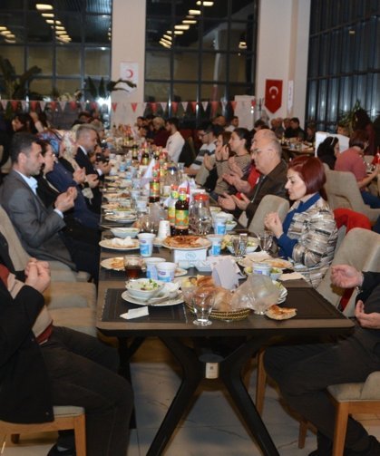 Bornova’da vefa gecesi: Şehit ve gazi aileleri aynı sofrada