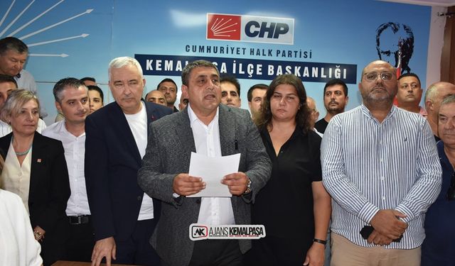 CHP Kemalpaşa İlçe Başkanı Ahmet Yılmaz'ın Aracı Kurşunlandı