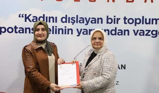 AK Parti Kemalpaşa Kadın Kolları Başkanı Pınar Aydın Oldu