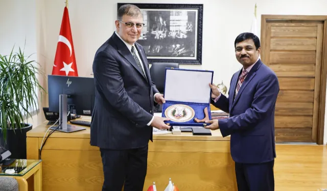 İzmir ile Hindistan arasındaki kültürel ilişkiler güçleniyor