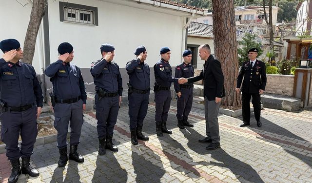 Kaymakam Musa Sarı, Nöbetçi Kamu Çalışanlarını Bayramda Ziyaret Etti
