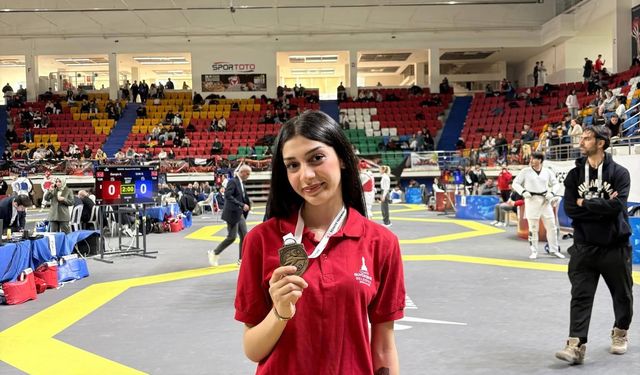 Kemalpaşalı Zehra Gürbüz Türkiye Şampiyonu Oldu!