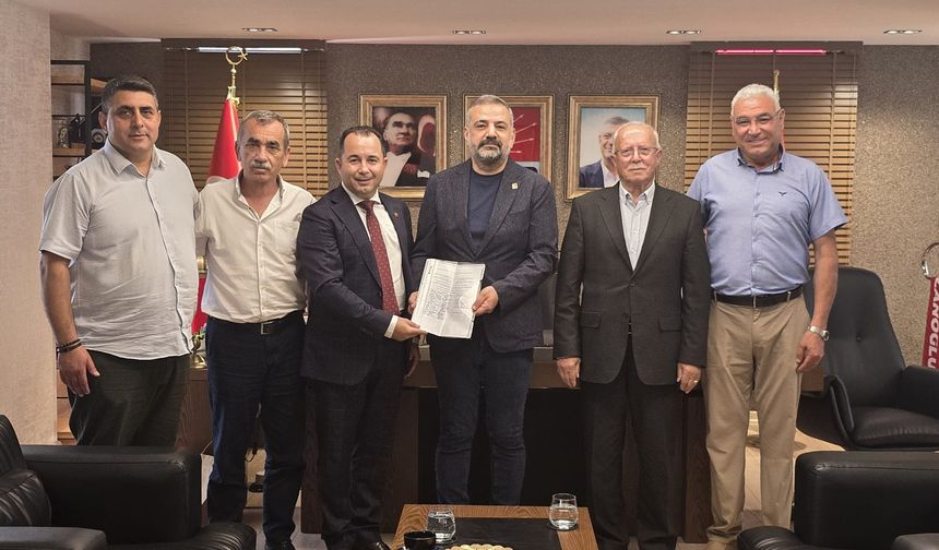 Kemalpaşalı Özken'den CHP İl Başkanlığına İmza Desteği