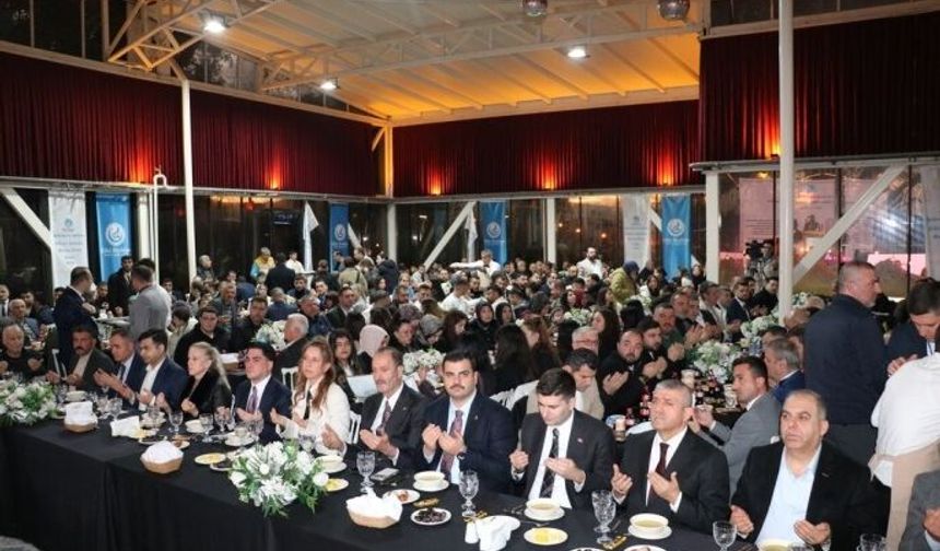 İzmir’de Ülkücü Şehitler Hatıra İftarı:’’ Ülkü Ocakları Varsa Umut vardır ‘’